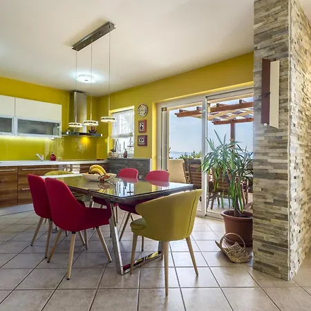 Paradise View Apartment *